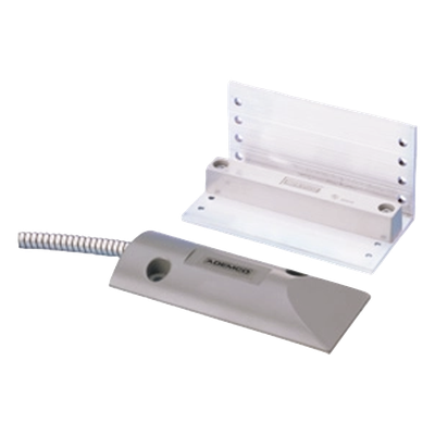 Contacto Magnético de Uso Rudo / Soporte en L Ajustable / Cable Blindado 60 cm (23.6 in) / Gap 60 mm (2.36 in) / Sellado con Epóxico / NC 28 VDC