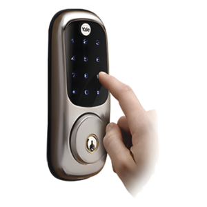 Cerradura electrónica / Teclado táctil y llave mecánica / 250 usuarios Z-Wave / 4 baterías AA / 1 año autonomía / 3 idiomas por voz