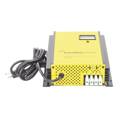 Cargador de Baterías Industrial / 24 VCC / 15 A / Baterías 100 a 200 Ah / Entrada Dual 120/220 VCA / Operación Automática